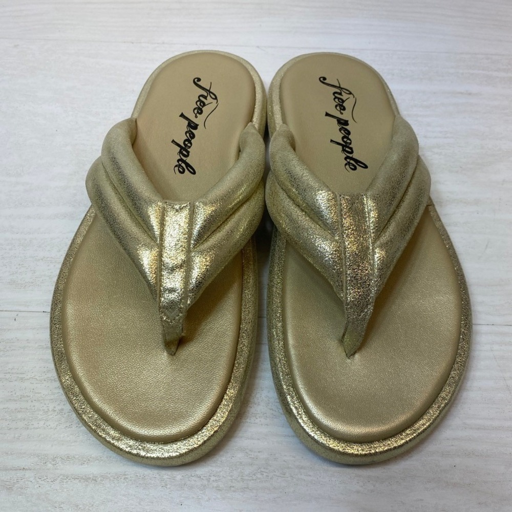 Free People Womens 7 37.5 Wonderland Thong Sandal Platform Gold Metallic Leather